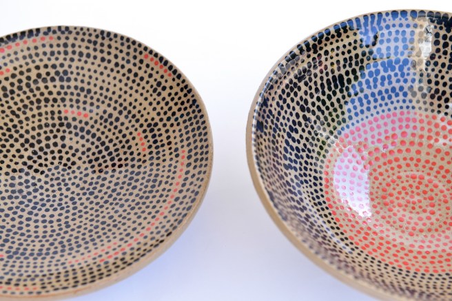 פסים ונקודות בקרמיקה