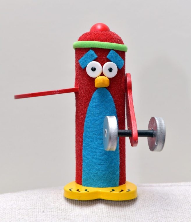 תחפושת פינגווין אדום גלית לוינסקי