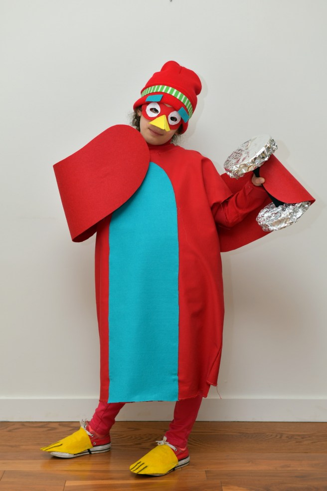 תחפושת פינגווין אדום גלית לוינסקי